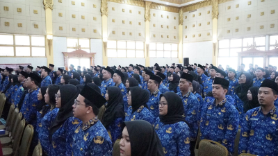 Suasana pelantikan CPNS formasi 2024 di Kabupaten Sambas yang dihadiri oleh Bupati Satono dan jajaran pemerintah daerah. (Foto: HO/Faktakalbar.id)
