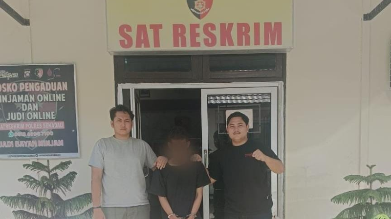 Pelaku curanmor TM saat diamankan petugas Polres Sekadau. (Foto: Polres Sekadau)