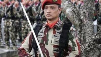 Brigjen TNI Yudha Airlangga saat menjabat sebagai Wadanjen Kopassus. Kini, ia dipercaya memimpin Koopssus TNI yang langsung berada di bawah Panglima TNI. (Dok. Ist)
