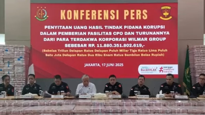 Konferensi pers Kejaksaan Agung RI terkait kasus dugaan korupsi ekspor CPO dan penyerahan dana dari Wilmar Group (Dok. Kejaksaan RI)