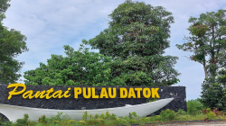 Tulisan besar "Pantai Pulau Datok" di Kayong Utara, lokasi yang disebut dalam pengungkapan kasus kelompok seks bebas. (Dok. BAPPERIDA Kab. Kayong Utara)