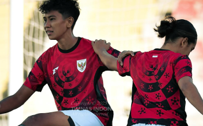 Pemain Timnas Putri Indonesia U-19 menjalani sesi latihan jelang laga semifinal Piala AFF U-19 2024 melawan Vietnam. (Dok. PSSI)