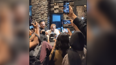 Umar Patek saat diwawancarai dalam peluncuran usaha Ramu Kopi. (Foto: Instagram @umar.potret)