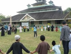 Hari Anak Nasional: Aston Pontianak Ajak Anak “Beting Pintar” Hias Donat dan Gantungkan Cita-Cita