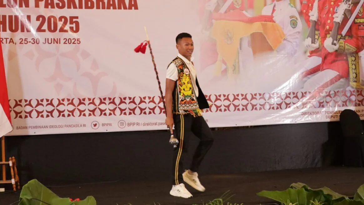 Gregorius Marhico, pelajar SMA Negeri 1 Putussibau, terpilih sebagai anggota Paskibraka Nasional 2025 mewakili Kalimantan Barat. (Dok. Istimewa)