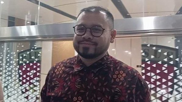 Mantan konsultan Kemendikbudristek era Nadiem Makarim, Ibrahim Arief di Lobi Gedung Bundar Jampidsus Kejaksaan Agung. (Dok. Ist)