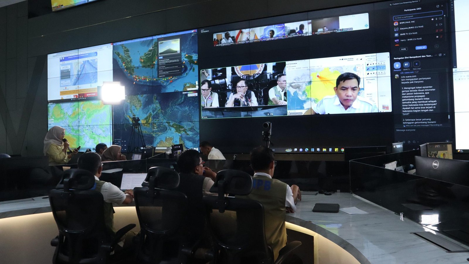 Konferensi Pers potensi tsunami di Indonesia pasca gempabumi dengan magnitudo 8,7 di Kamchatka, Rusia, di Ruang Pusat Pengendalian Operasi BNPB, Jakarta, Rabu (30/7). Foto: HO/Faktakalbar.id