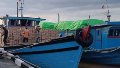 Gakkum KLHK Gagalkan Penyelundupan 82 Ton Arang Bakau Ilegal di Kalbar, Dua Nahkoda Jadi Tersangka