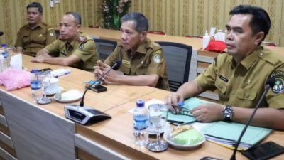 Wakil Bupati Ketapang, Jamhuri Amir, didampingi jajaran, saat mengikuti Upacara Pelantikan Lulusan IPDN Angkatan XXXII secara daring dari Ketapang, Senin (28/07/2025).