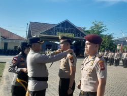 55 Personel Polres Sambas Naik Pangkat, Kapolres Harap Jadi Motivasi Tingkatkan Kinerja