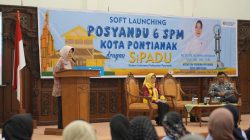 Ketua Tim Pembina Posyandu Kota Pontianak, Yanieta Arbiastutie, saat meresmikan peluncuran Posyandu 6 SPM dan aplikasi SiPADU di Aula Rumah Jabatan Wali Kota Pontianak, Kamis (3/7/2025). Foto: HO/Faktakalbar.id