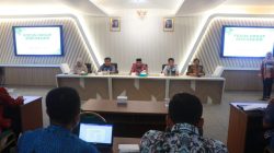 Sekretaris Daerah Kota Pontianak Amirullah memimpin FGD penyusunan strategi kampanye SPALD-T. Foto: HO/Faktakalbar.id
