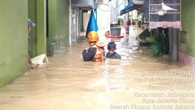 Salah satu titik banjir yang melanda wilayah Daerah Khusus Jakarta, Minggu (6/7). Sumber foto : BPBD DKI Jakarta