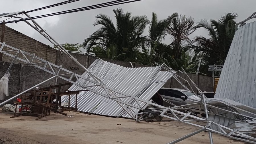 Kondisi infrastruktur terdampak angin kencang di Kabupaten Morowali, Provinsi Sulawesi Tengah pada Senin (7/7). Sumber Foto: BPBD Kabupaten Toli-Toli.