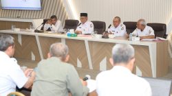 Sekretaris Daerah Kota Pontianak Amirullah memimpin rapat persiapan HUT ke-80 Republik Indonesia. Foto: HO/Faktakalbar.id