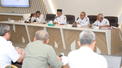 Sekretaris Daerah Kota Pontianak Amirullah memimpin rapat persiapan HUT ke-80 Republik Indonesia. Foto: HO/Faktakalbar.id