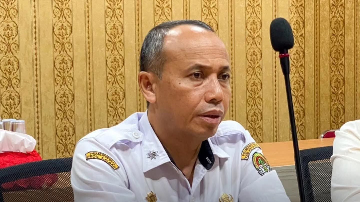 Sekda Ketapang, Repalianto, saat mengikuti sosialisasi SEB enam Menteri secara daring pada Rabu, (9/7/2025). (Dok. Ist)