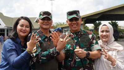 Pangdam XII/Tanjungpura, Mayjen TNI Jamallulael, melepas keberangkatan Letjen TNI Kunto Arief Wibowo di VIP Room Lanud Supadio, Kubu Raya, Minggu (13/7/2025). Foto: HO/Faktakalbar.id