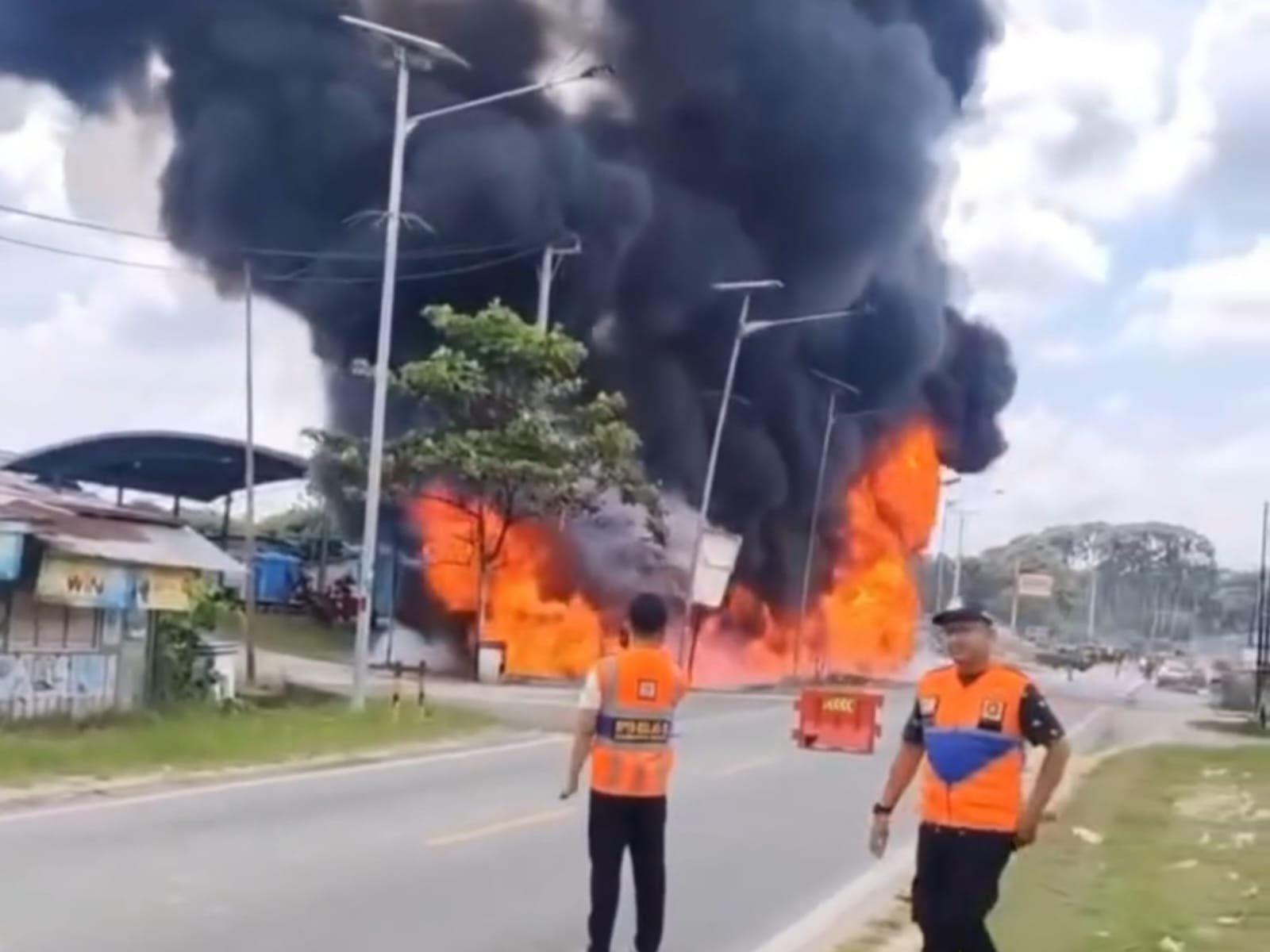 "mobil-tangki-pertamina.jpg"