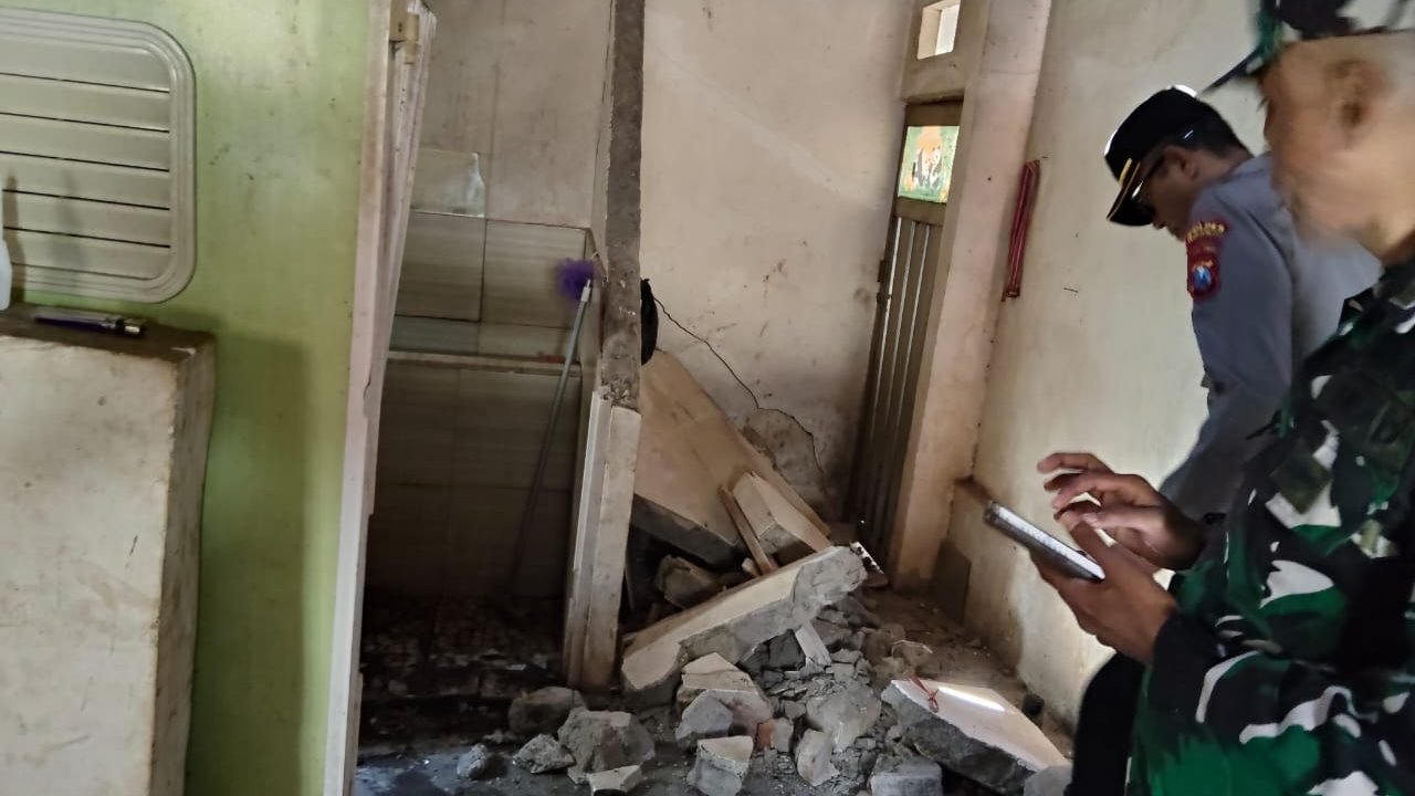 Dampak kerusakan setelah terjadi gempa M3,0 di Kabupaten Probolinggo, Provinsi Jawa Timur, pada Jumat (18/7). Sumber foto : BPBD Kabupaten Probolinggo