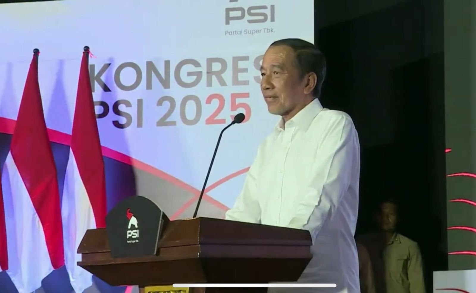 "Presiden ke-7 Jokowi berjanji akan mendukung penuh PSI dalam pidatonya di Kongres Solo."
