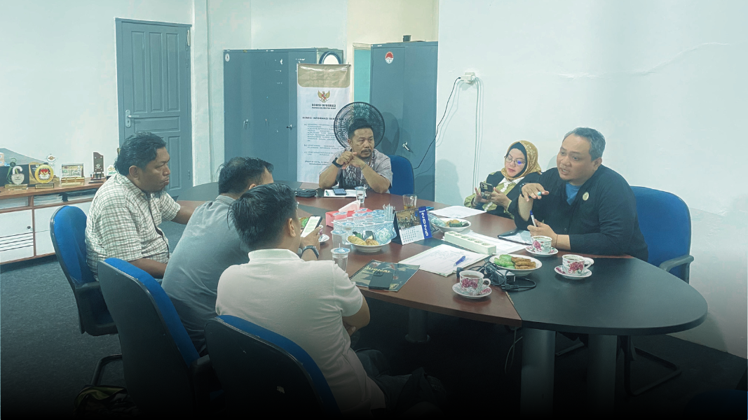 IJTI Kalbar dan Komisi Informasi Kalbar menggelar pertemuan menjelang perayaan HUT IJTI Kalbar 2025 di Pontianak, membahas penguatan kampanye keterbukaan informasi publik. (Dok. HO/Faktakalbar.id)