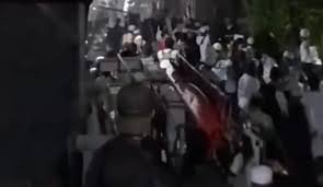 Tangkapan layar video amatir yang menunjukan bentrokan FPI dengan PWI-LS di Pemalang, Jawa Tengah. (Dok. Ist)