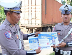 Polisi Tegaskan Larangan Main HP Saat Berkendara dalam Operasi Patuh Kapuas 2025