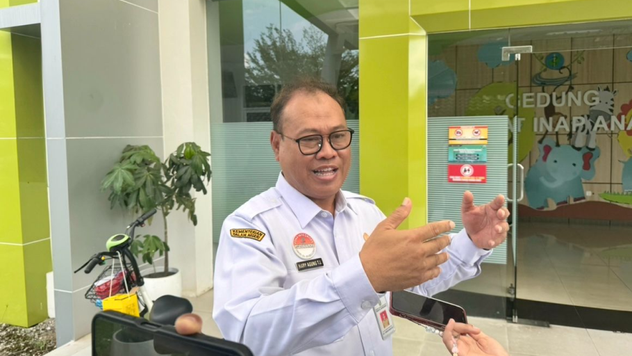 Direktur RSUD dr. Soedarso, drg. Hary Agung Tjahyadi, menjelaskan pentingnya gaya hidup sehat dalam Hospital Tour dan Ekspose Pelayanan, Rabu (10/07/2025). (Dok. Faktakalbar.id)