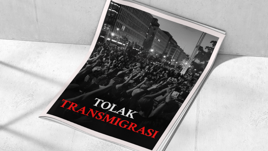 Ilustrasi - sampul majalah bertuliskan "TOLAK TRANSMIGRASI" yang menunjukkan aksi penolakan masyarakat Kalimantan Barat terhadap program transmigrasi pemerintah. (Dok. Ilustrasi/Faktakalbar.id)