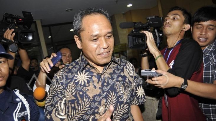Anggota Komisi III DPR RI Benny Kabur Harman mendesak agar kasus kematian Prada Lucky Namo yang diduga dianiaya oleh seniornya diusut secara tuntas