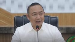 Bupati Ketapang, Alexander Wilyo, saat memberikan keterangan pers terkait persetujuan usulan DOB oleh Gubernur Kalbar di Ketapang, Senin (4/8/2025). Foto: HO/Faktakalbar.id