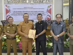 Tanggapi DPRD, Bupati Ketapang Tekankan Kolaborasi dalam Pembahasan APBD Perubahan 2025