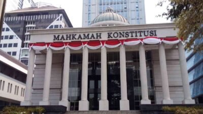 Gedung Mahkamah Konstitusi RI di Jakarta, lokasi diputuskannya perkara mengenai biaya pendidikan dasar untuk sekolah negeri dan swasta.