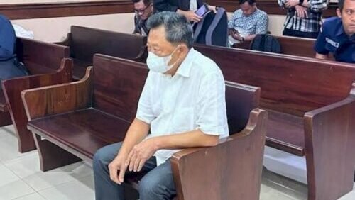 Terdakwa kasus dugaan korupsi pengelolaan tata niaga komoditas timah di wilayah Izin Usaha Pertambangan (IUP) PT Timah Hendry Lie.