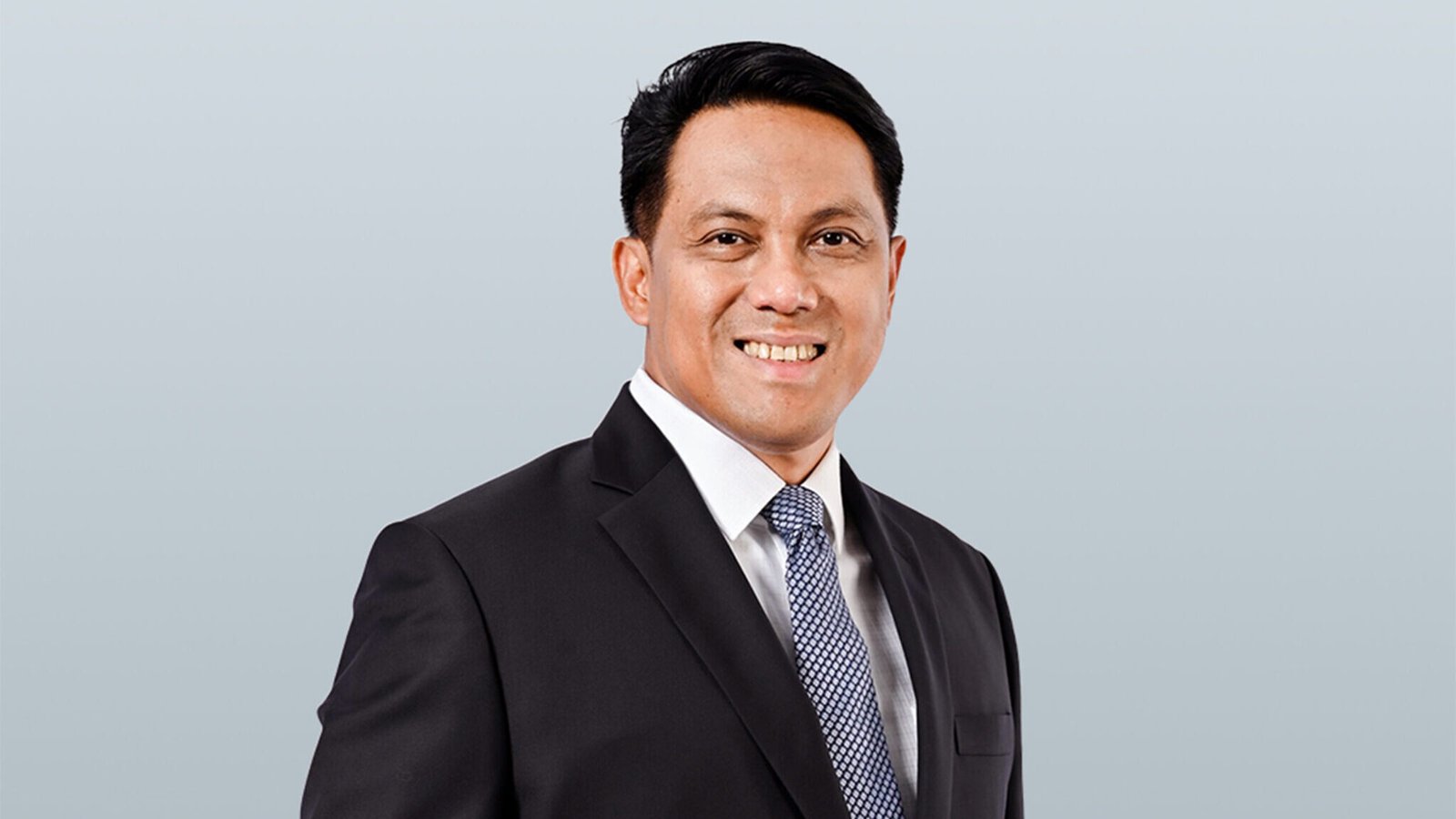 Henry Panjaitan, sosok yang resmi ditunjuk sebagai Wakil Direktur Utama PT Bank Mandiri (Persero) Tbk. dengan rekam jejak karier yang impresif di dunia perbankan.