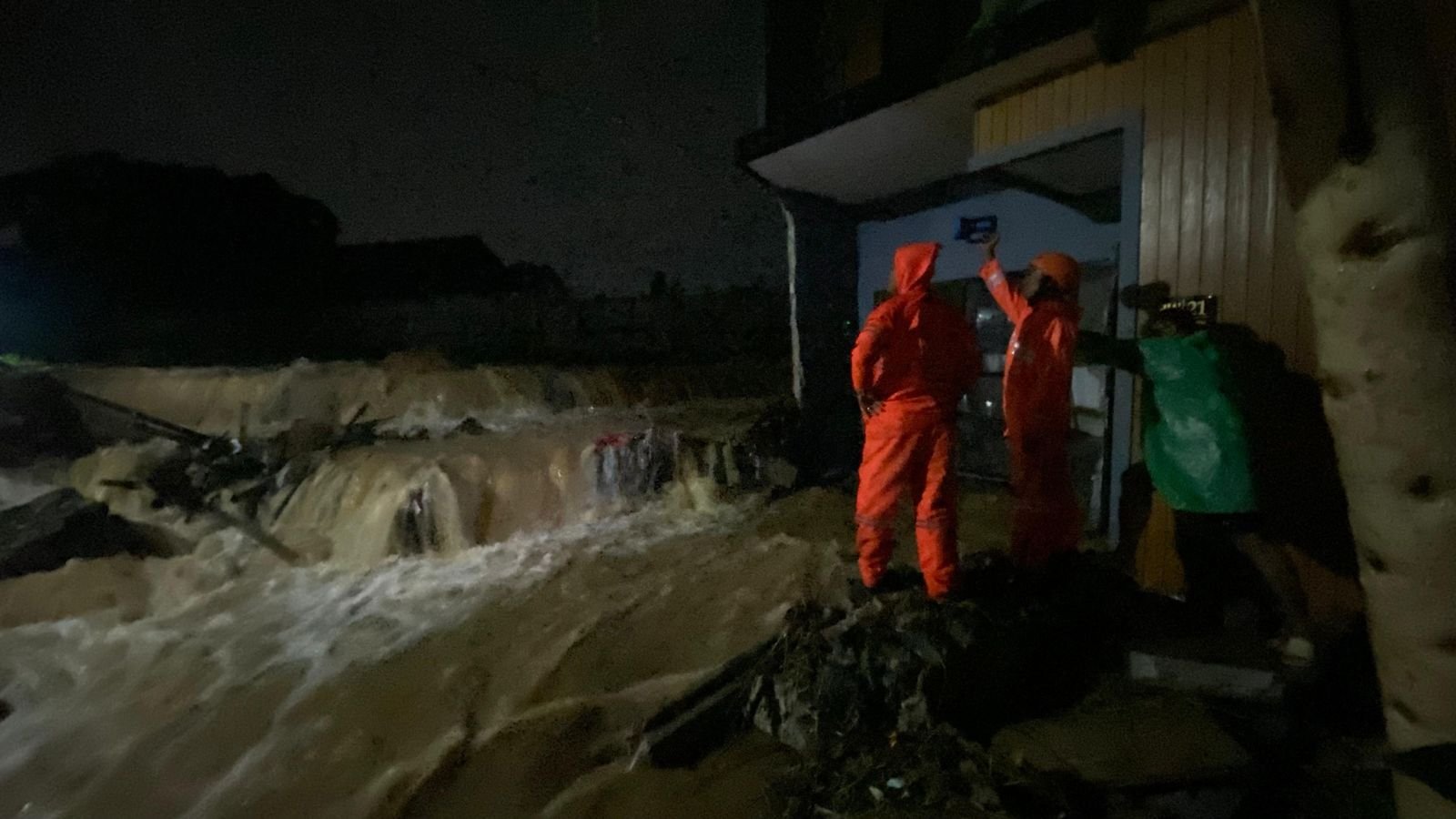 Kondisi banjir yang merendam hingga ke permukiman warga di Kabupaten Bogor, Jawa Barat, pada Sabtu (9/8). Sumber foto: BPBD Kabupaten Bogor