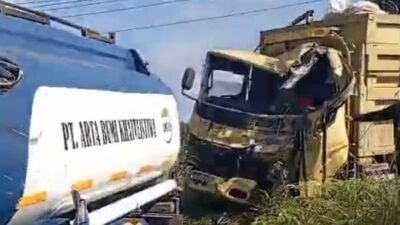 Kondisi lalu lintas di dekat SPBU Telabang yang tetap terkendali pasca insiden kecelakaan antara mobil tangki industri dan mobil truk, Selasa (26/8/2025).