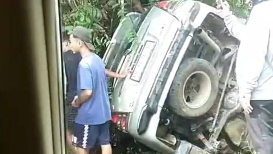 Kondisi mobil yang terlibat dalam kecelakaan maut di Desa Labang, Nanga Pinoh, Kabupaten Melawi, Selasa (12/8/2025).