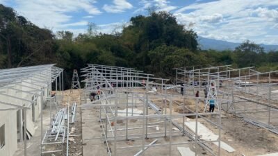 Kondisi pembangunan hunian sementara yang berada di Desa Konga, Kecamatan Titehena, Kabupaten Flores Timur, Nusa Tenggara Timur.