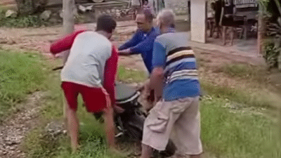 Sepeda motor milik korban yang mengalami kerusakan setelah insiden tabrak lari. (Dok. Ist)