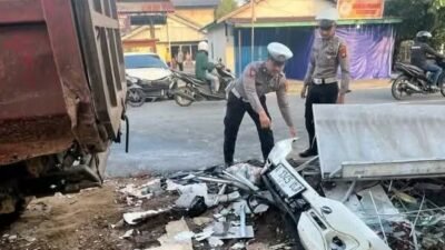 Kondisi di lokasi kejadian tempat seorang pejalan kaki, Maimunah (46), meninggal dunia setelah ditabrak mobil di Jalan Adisucipto, Kubu Raya, Kamis (7/8/2025) pagi.