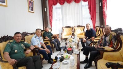 Pangdam Jamallulael Lepas Kepulangan Rombongan DPP LVRI di Bandara Supadio