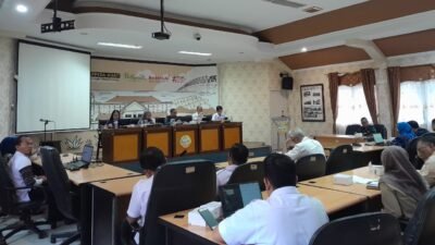 Review Mission Kegiatan Citywide Inclusive Sanitation Project di Aula Bapperida Kota Pontianak.