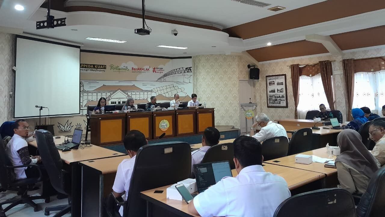 Review Mission Kegiatan Citywide Inclusive Sanitation Project di Aula Bapperida Kota Pontianak.