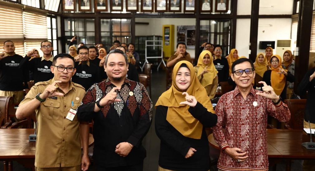 Kegiatan bimbingan teknis dan sosialisasi PPID yang digelar Pemkot Pontianak untuk perangkat daerah, Selasa (05/08/2025). (Dok. HO/Faktakalbar.id)