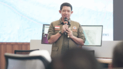 Kepala BNPB Suharyanto saat memberikan keterangan pers terkait penanganan karhutla di Jakarta. (Dok. HO/faktakalbar.id)