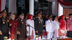Pangdam XII/Tanjungpura Jamallulael bersama jajaran menghadiri upacara peringatan HUT ke-80 RI di Halaman Kantor Gubernur Kalimantan Barat. (Dok. HO/faktakalbar.id)