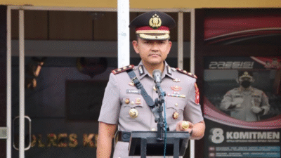 Kapolres Ketapang Muhammad Harris memimpin upacara peringatan Hari Juang Polri yang diikuti jajaran personel dan ASN Polri di halaman Mapolres Ketapang. (Dok. HO/Faktakalbar.id)