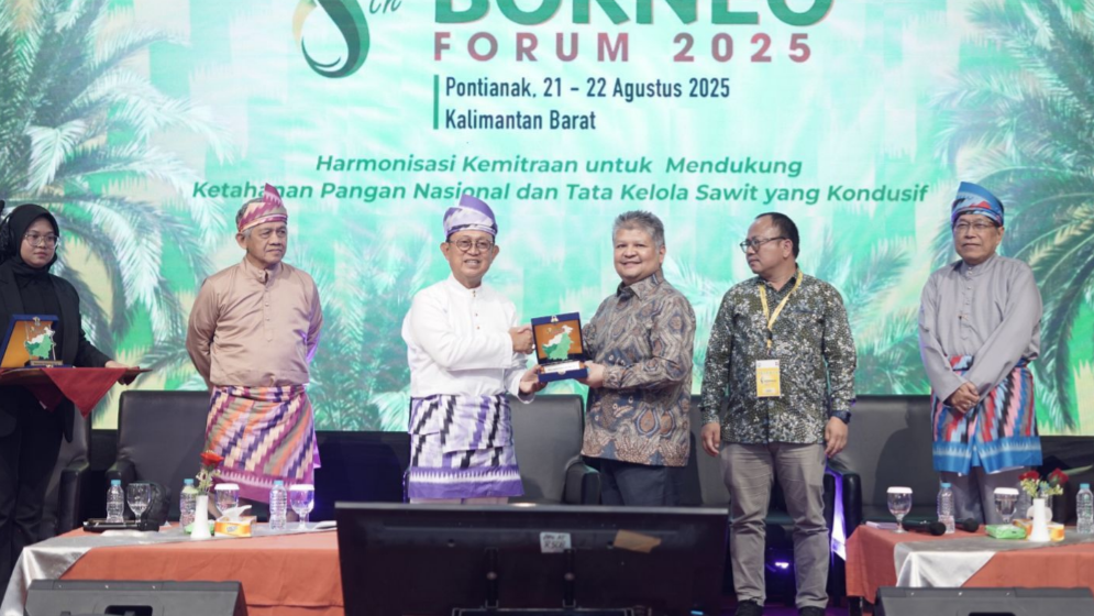 Peserta Borneo Forum 2025 di Pontianak menghadiri forum industri sawit Indonesia. (Dok. HO/Faktakalbar.id)